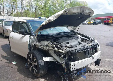 2017 Nissan Maxima 3.5 Platinum z USA, uszkodzony, nr VIN 1N4AA6AP3HC434557